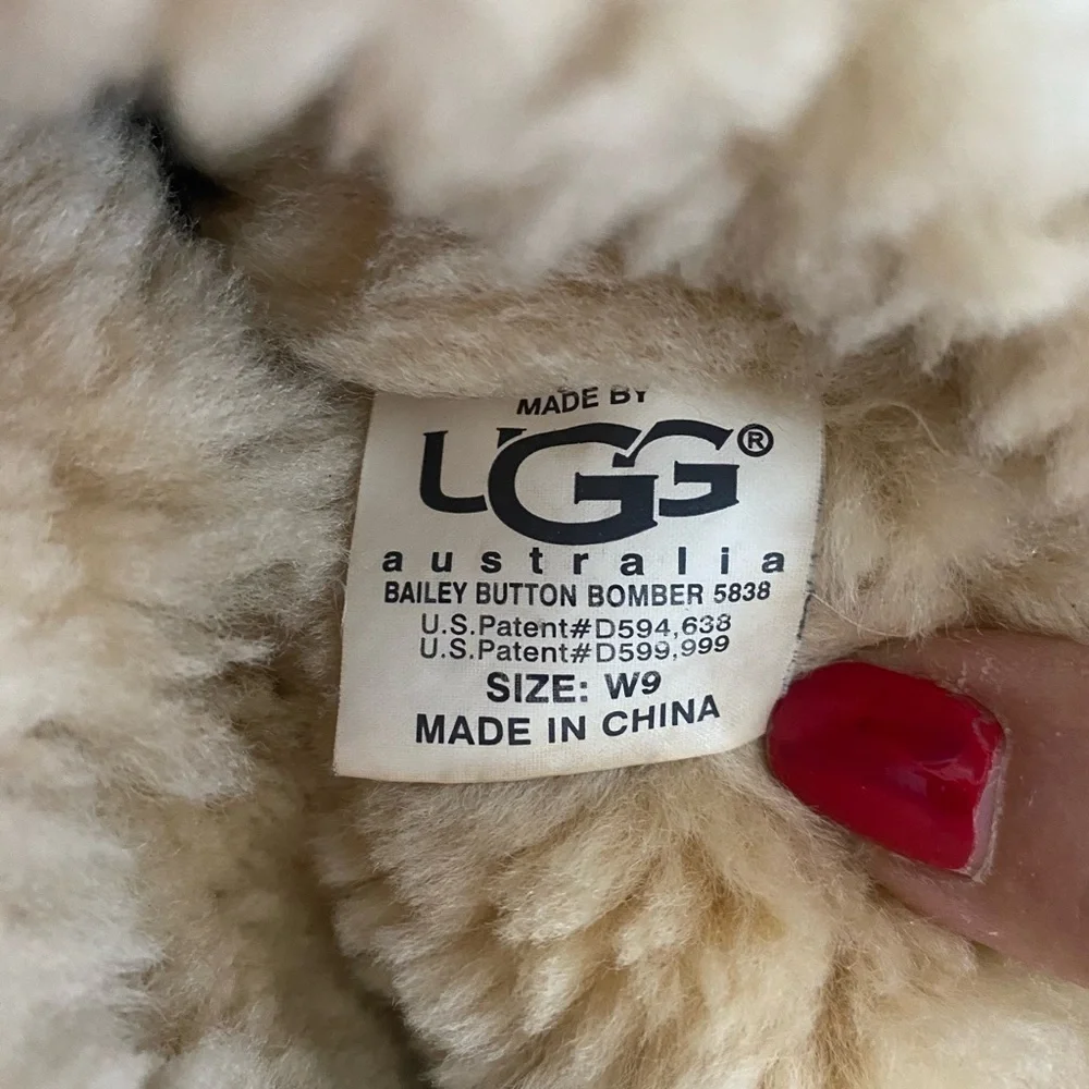 UGG Short Fold Over Suede Chestnut Boots Women’s W9